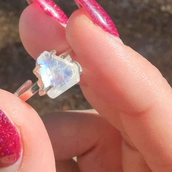 Genuine Moonstone adjustable ring - Picture 7 of 8